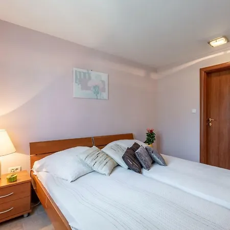 Bistrica Bay - Charme Homes 아파트 수티반